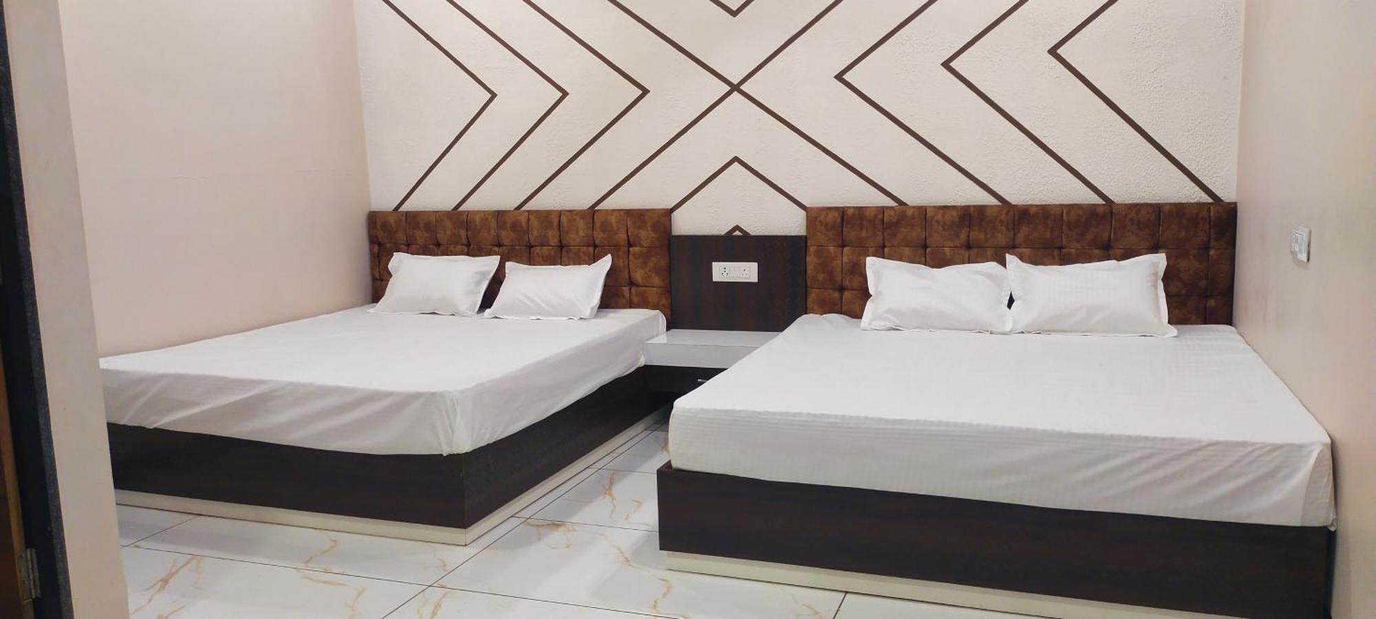 Anant Home Stay Ujjain Bagian luar foto